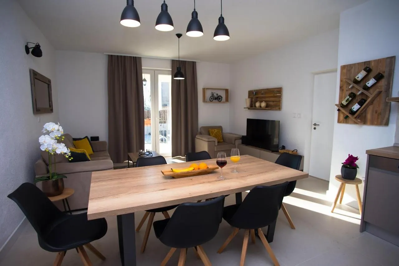 Holiday Home - Balde Pristeg 0*,  Croatia